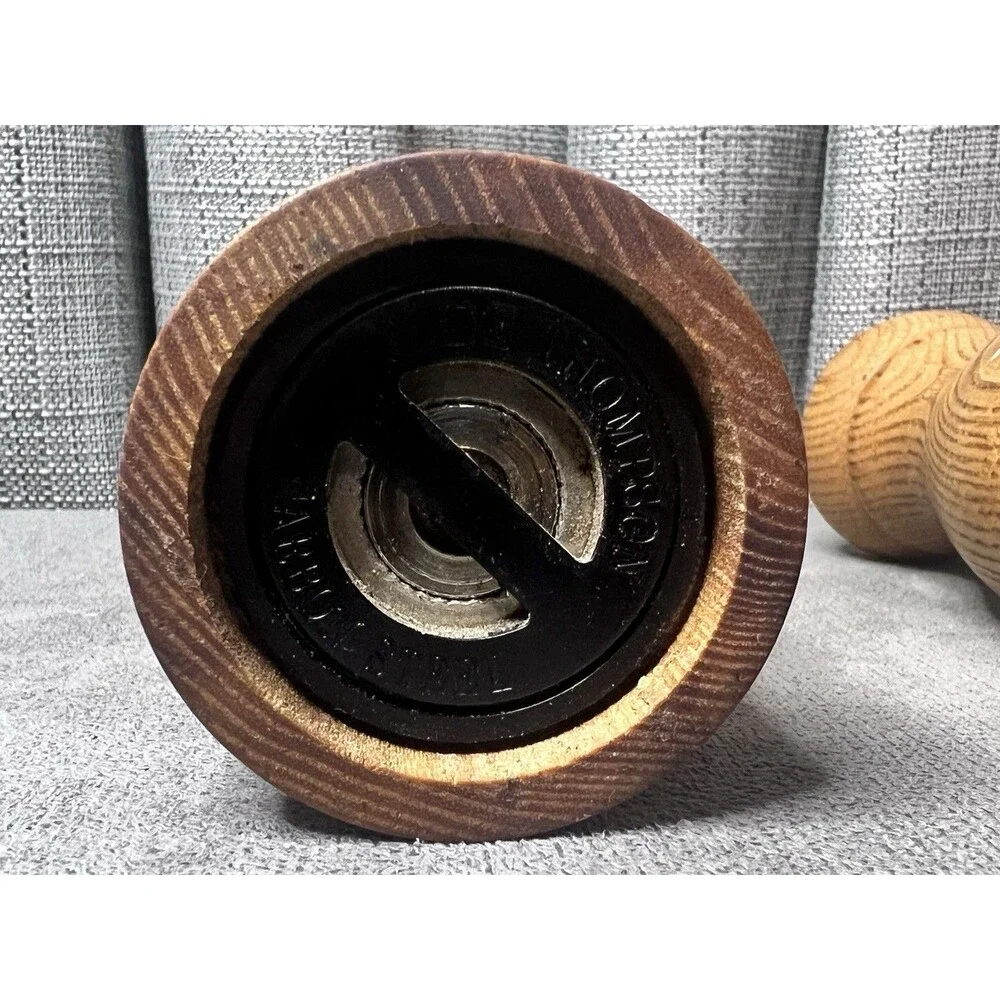 VTG Olde Thompson Wood Grain Salt Pepper Shaker Peppermill Grinder Brown